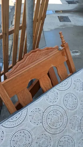 Cama solteiro com colchão