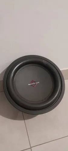 2 Alto falantes monster 600rms mais caixa de som. (1 alto falante precisa trocar bobina)