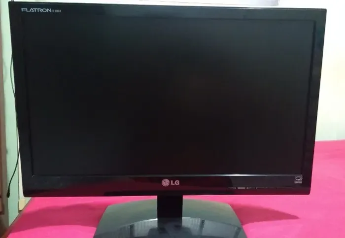 Monitor LG 19" Funcionando 