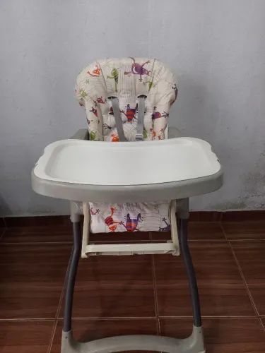 Cadeira de Alimentação Bebê