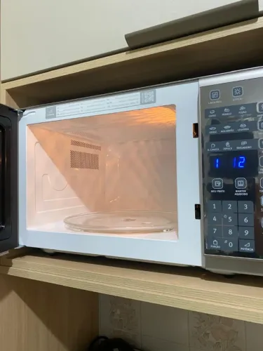 Micro-ondas Electrolux 31 Litros Inox Espelhado com Painel Integrado, Função Tira Odor e R