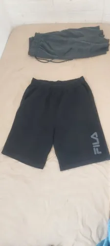Bermuda moletom Fila - tam M - Produto Usado