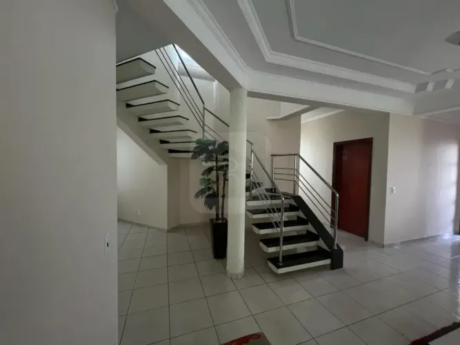 Sobrado para venda no Bairro Santa Mônica