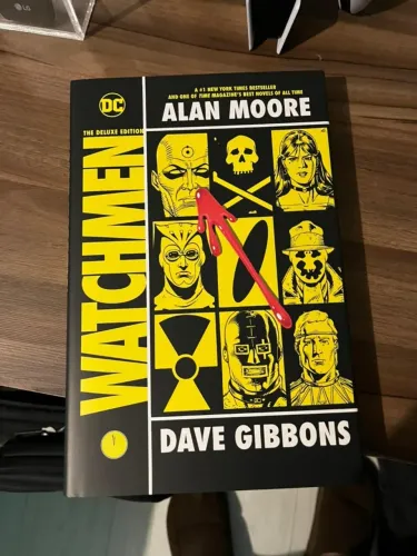  Watchmen: The Deluxe Edition - Em inglês