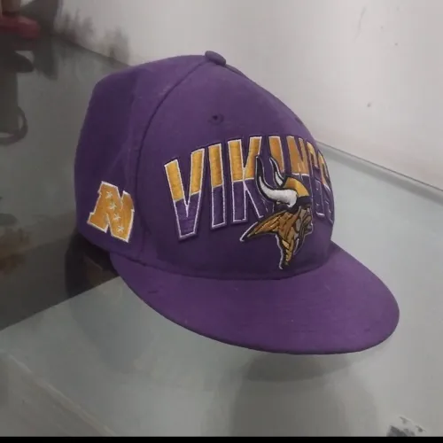 Boné Minnesota Vikings NFL - Roxo Clássico com Aba Reta