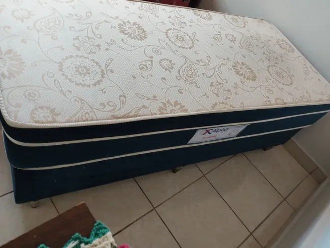 Vende-se cama solteiro nova