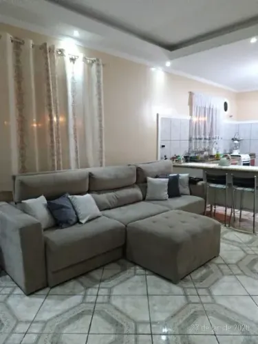 Imóvel para venda possui 140 metros quadrados com 4 quartos em Vila Varela - Poá - SP