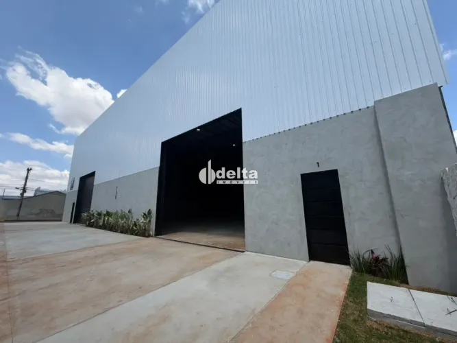 Galpão Comercial disponível para Locação no bairro Tibery em Uberlândia-MG