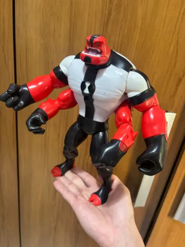 Ben 10 quatro braços 29cm articulado Sunny Playmates   