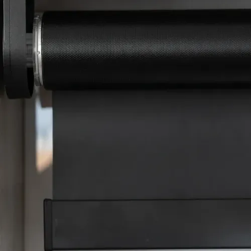 Cortina rolô Blecaute 100% cor Black