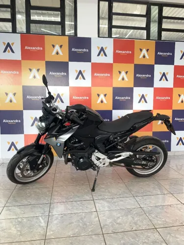 BMW F 900 R Sport 2023 | Apenas 915 km | Impecável | Revisões em Dia
