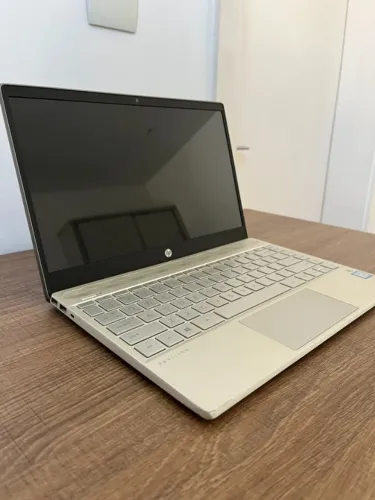 Hp Pavilion 13' i5 8GB RAM 256GB SSD