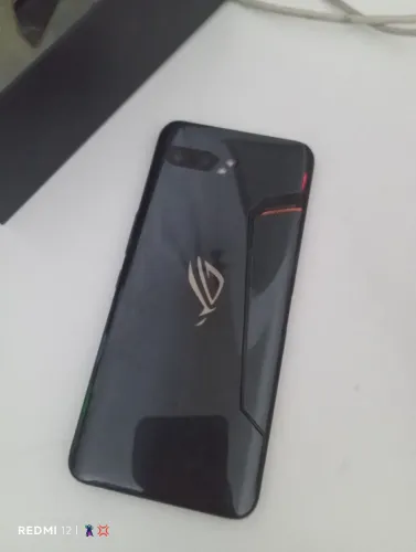ASUS ROG Phone Gamer + Caixa | Liga, Tela Quebrada (Para Conserto)