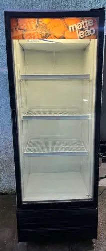 Vendo uma espositora de bebidas marca metal frio em ótimo estado