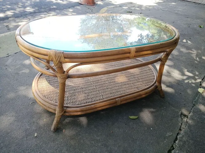 mesa centro oval em rattan...