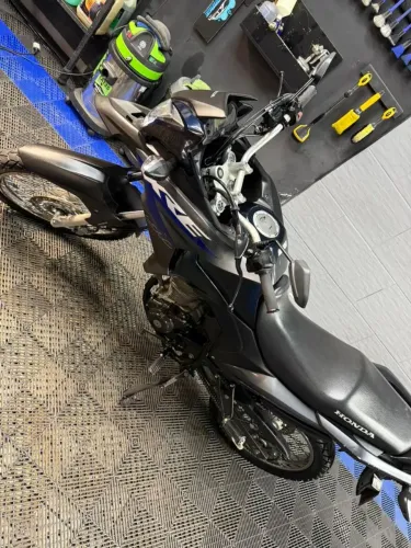 XRE 190 Preta e Azul