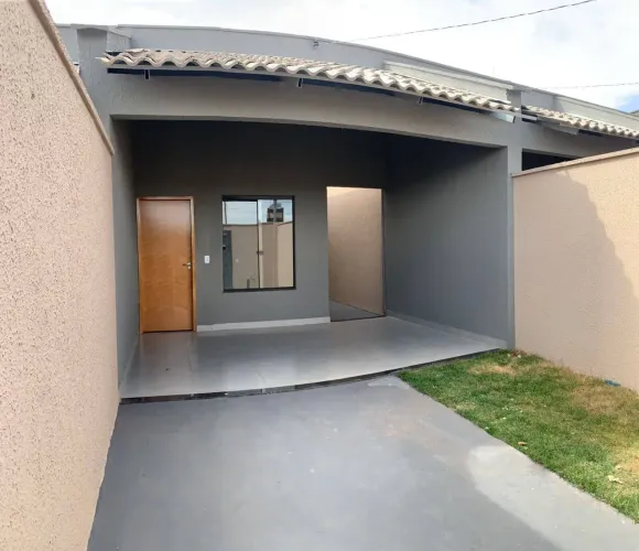 CASA DE 2 QUARTOS SENDO 1 SUÍTE - GARAGEM COBERTA - SAMARAH TRINDADE