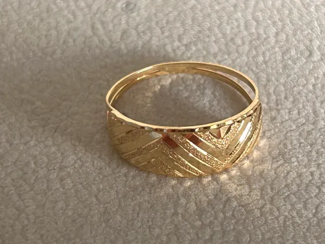 Anel ouro 18k muito bonito