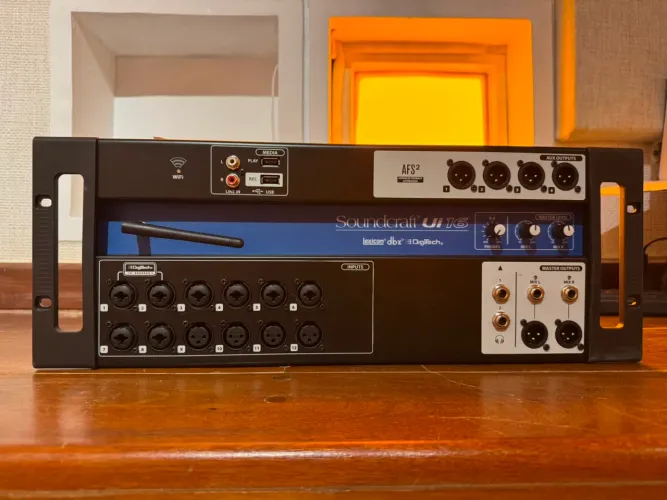 SOUNDCRAFT Ui16 ? MESA DIGITAL 16 CANAIS / WI-FI