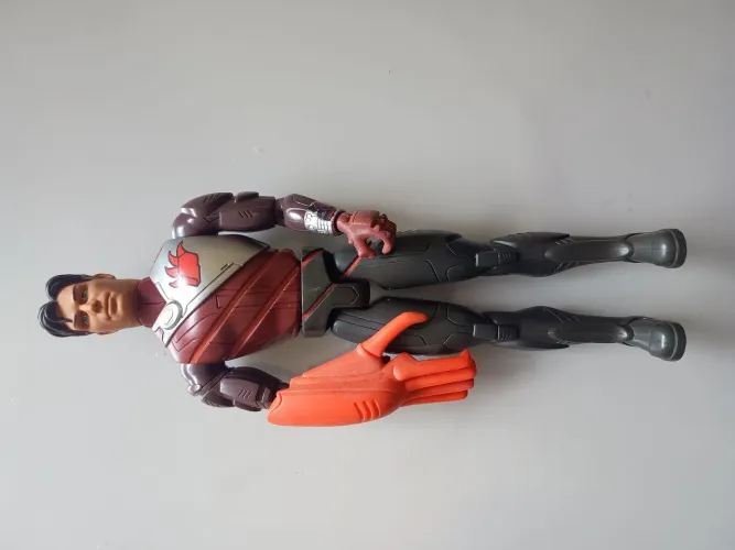BONECO MAX STEEL - GARRA DO URSO