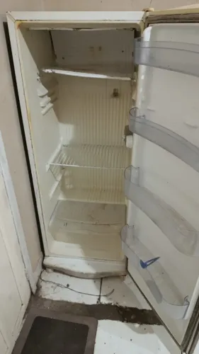 GELADEIRA PARA USAR PEÇAS