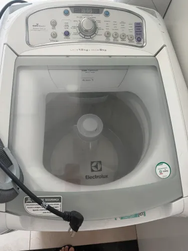 Lava e seca Eletrolux 