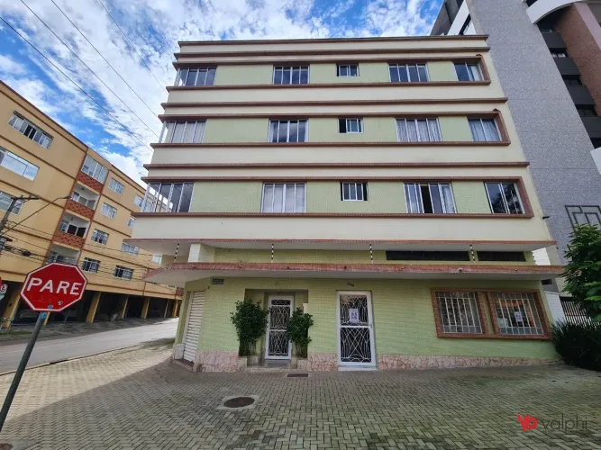 Apartamento de 03 quartos para alugar no Centro