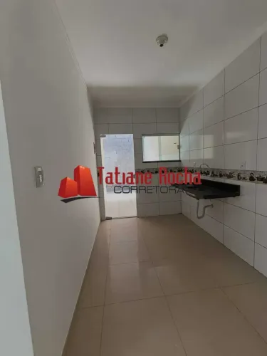 Vendo excelente casa em rua pública no bairro Gabriela.