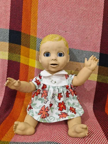 Boneca Luvabela funcionando 