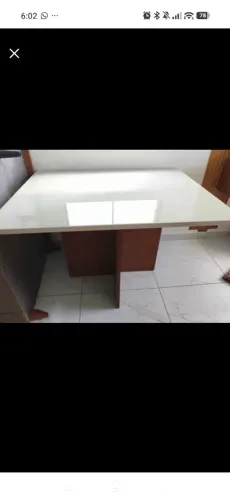 Mesa de jantar retangular em MDF laca (vidro) branco brilho 1,20 x 0,90. Ótimo estado!