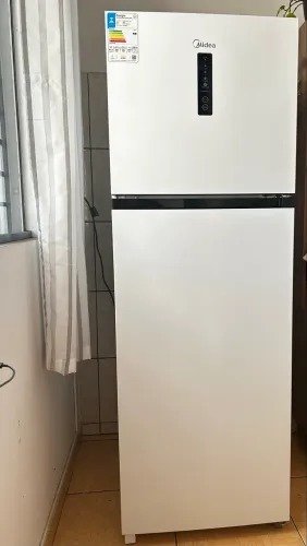 Geladeira - marca Midea