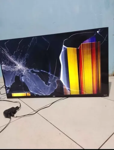 Vendo tv 43" Roku 9 meses de uso 