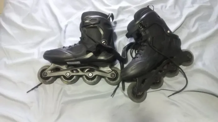 Kit de HÓQUEI PATINS, JOGOS DE LUVAS SHERWOOD, 3 TACOS UM NOVO SHERWOOD NOVO, CAPACETE 313