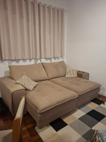Sofá grande de dois lugares
