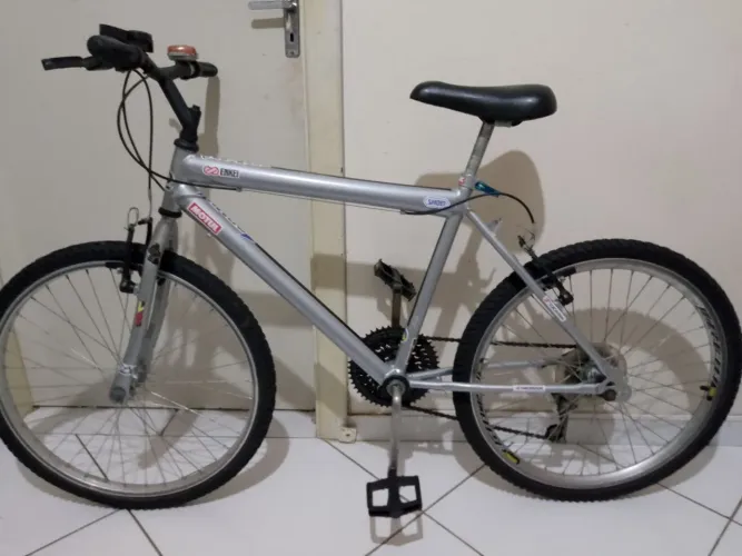 Bicicleta aro 24,6 marchas