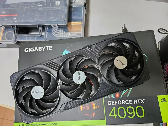 RTX 4090 GIGABYTE GAMING OC