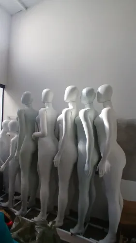 Manequins novos