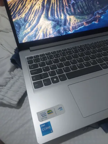 Notebook Lenovo muito novo