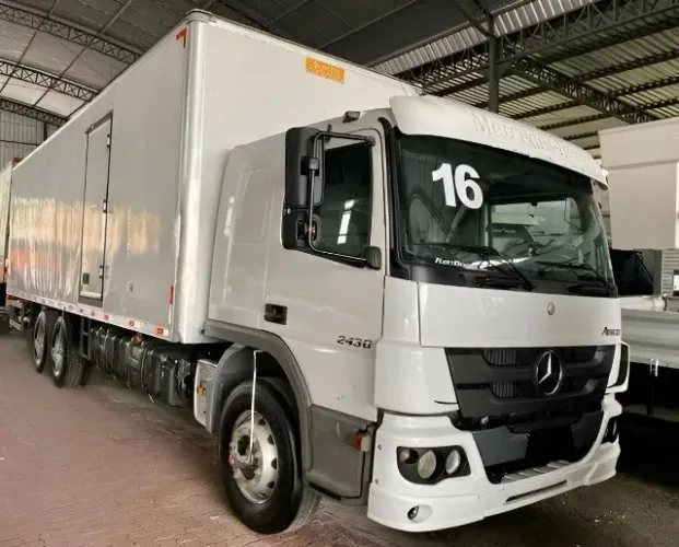 Mercedes Benz Atego 2430 ano 2016 Baú Isotermico 