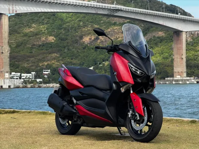 YAMAHA XMAX ABS