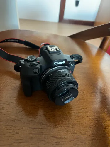 Canon R100 perfeita