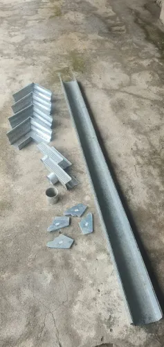 Calha 2m mais peças variadas.