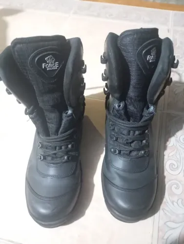 Vendo 02 pares de coturnos semi novos número 37!