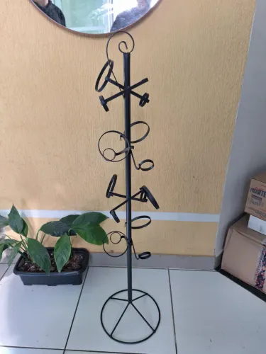 Suporte para vinhos de ferro