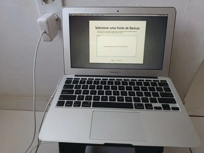 Macbook air 2010 precisa instalar sistema