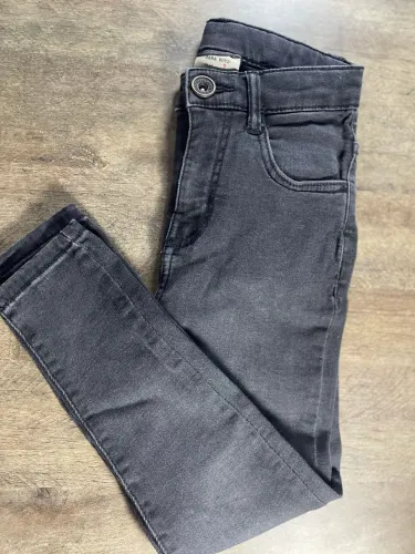 Calça jeans infantil Zara tam.7