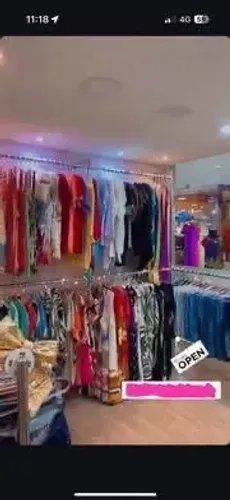 Arara de loja em ferro cromada 