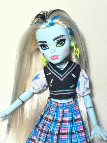 Boneca Monster High Frankie Stein core g3 incompleta