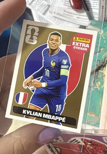 Mbappé dourado extra sticker