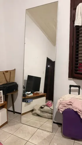 espelho de quase 2 metros de altura com moldura de alumínio